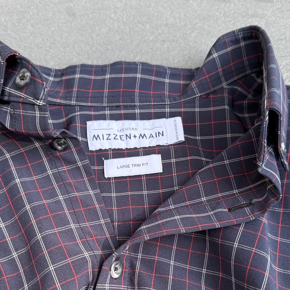 Mizzen+Main Men's Dark Plaid Button Down